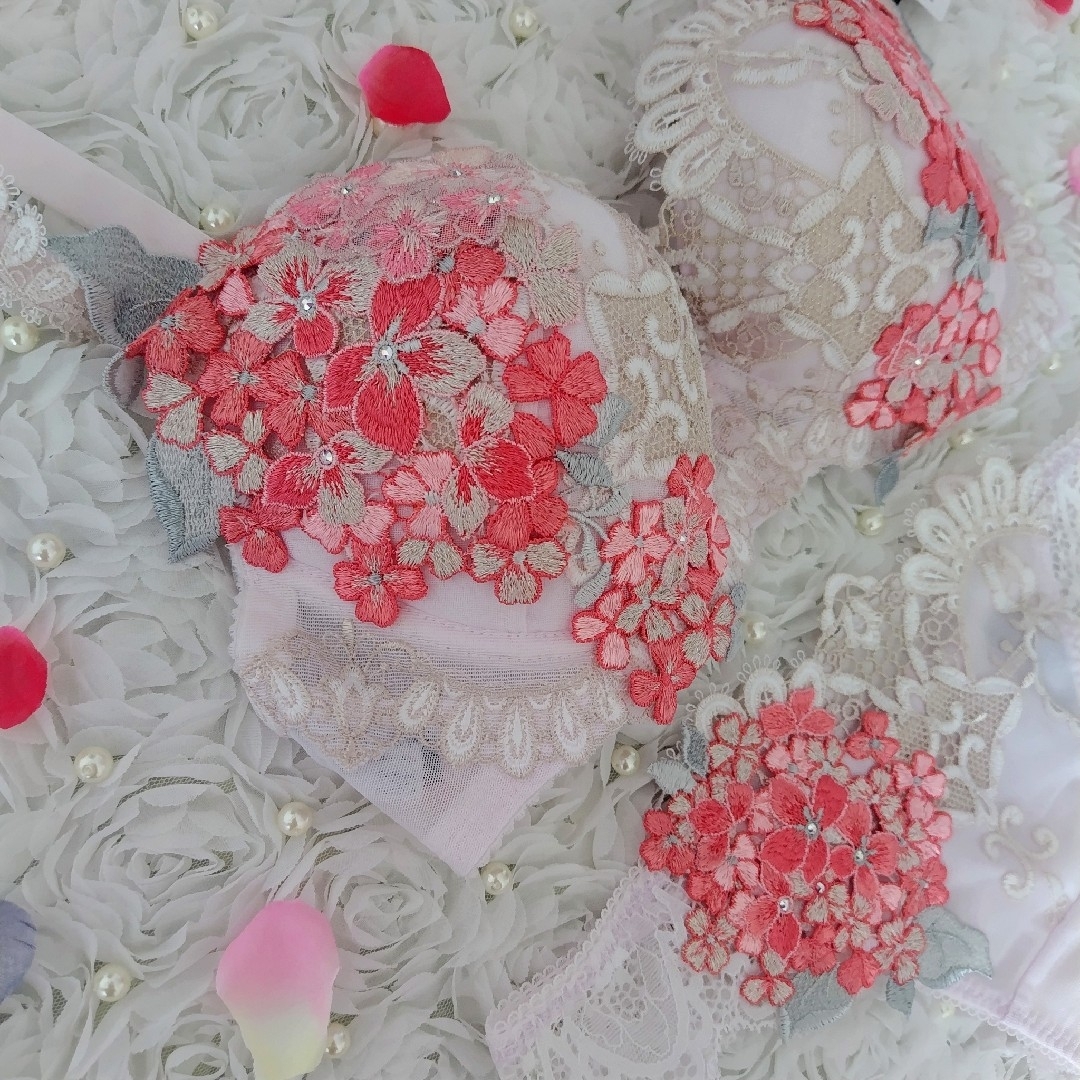 Wacoal - サルート🌹49G 店舗限定 モロッコ E65 ソングM PUの通販 by