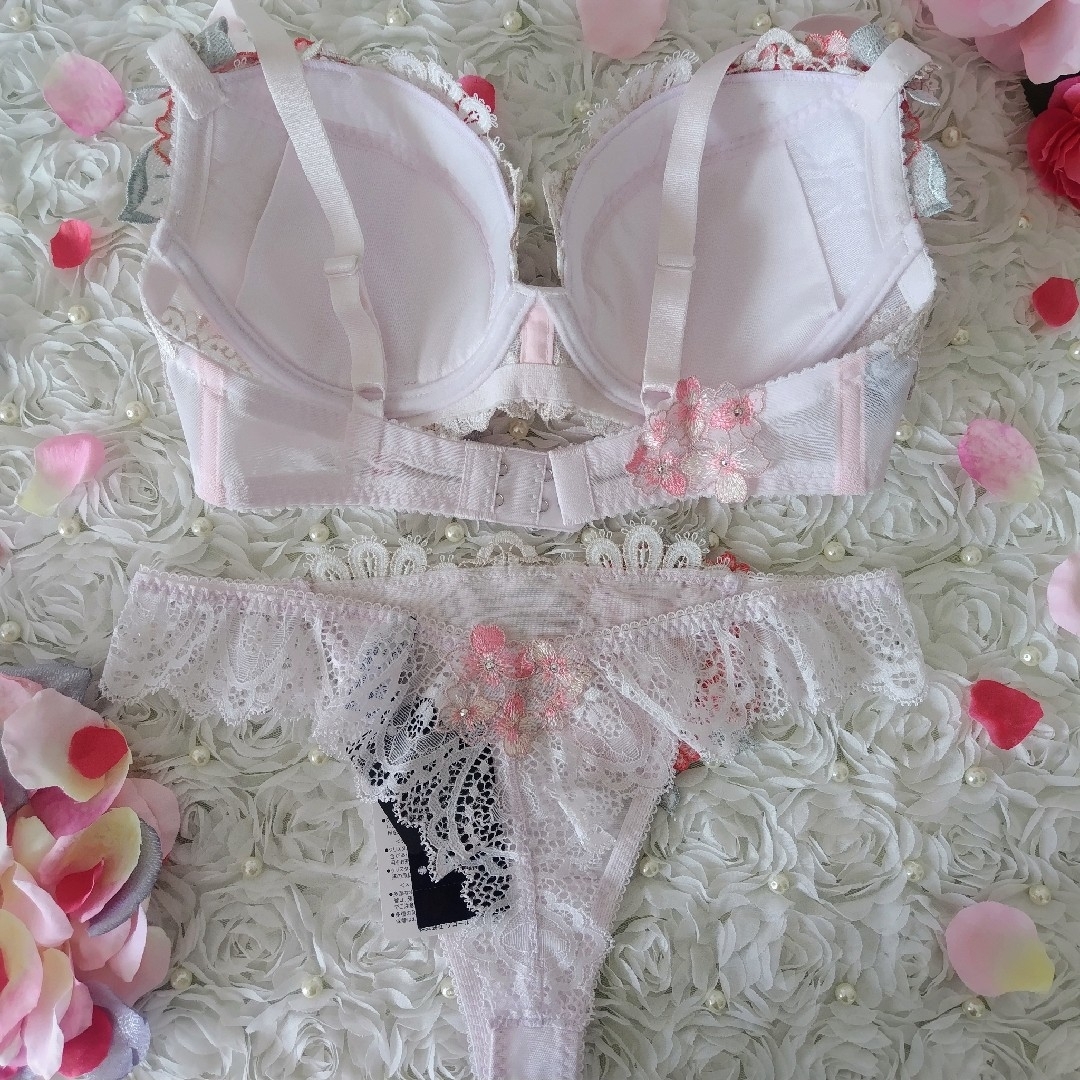 Wacoal - サルート🌹49G 店舗限定 モロッコ E65 ソングM PUの通販 by
