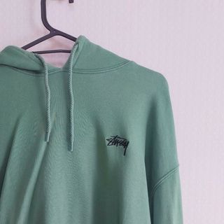 ステューシー(STUSSY)のstussy フーディ　パーカー(パーカー)