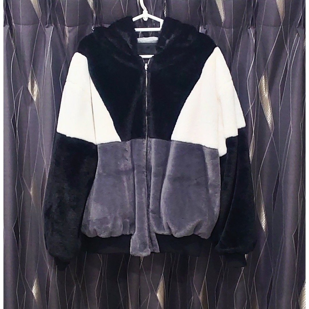 リバーシブル ファーブルゾン ジャンパー レディースのジャケット/アウター(ブルゾン)の商品写真