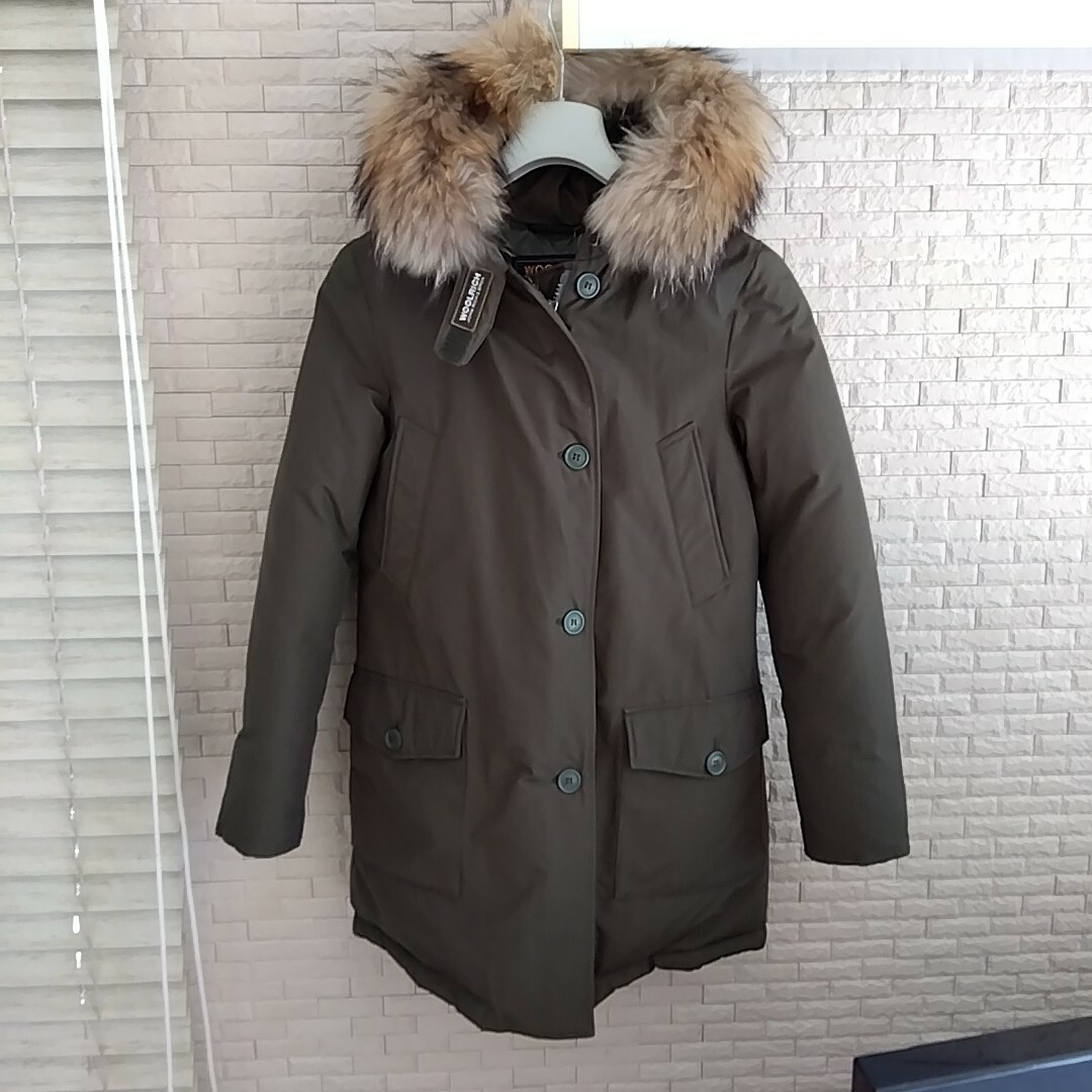 WOOLRICH(ウールリッチ)のウールリッチ☆ファー　カーキーダウン レディースのジャケット/アウター(ダウンコート)の商品写真