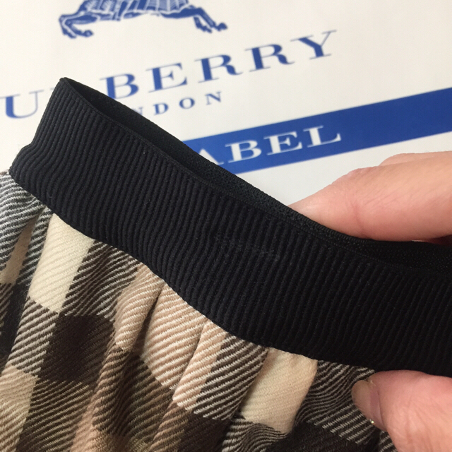 BURBERRY(バーバリー)の美品 クリーニング済み バーバリー ブルーレーベル スカート クレストブリッジ レディースのスカート(ひざ丈スカート)の商品写真