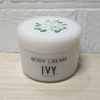 アイビーケショウヒン(IVY.)のアイビー化粧品　ボディクリームJ(ボディクリーム)