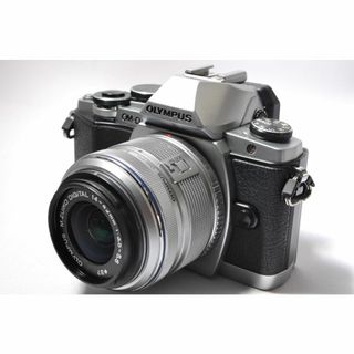 オリンパス(OLYMPUS)の❤️極上美品❤️コストパフォーマンス最高❤️オリンパス OM-D EM-10❤️(ミラーレス一眼)