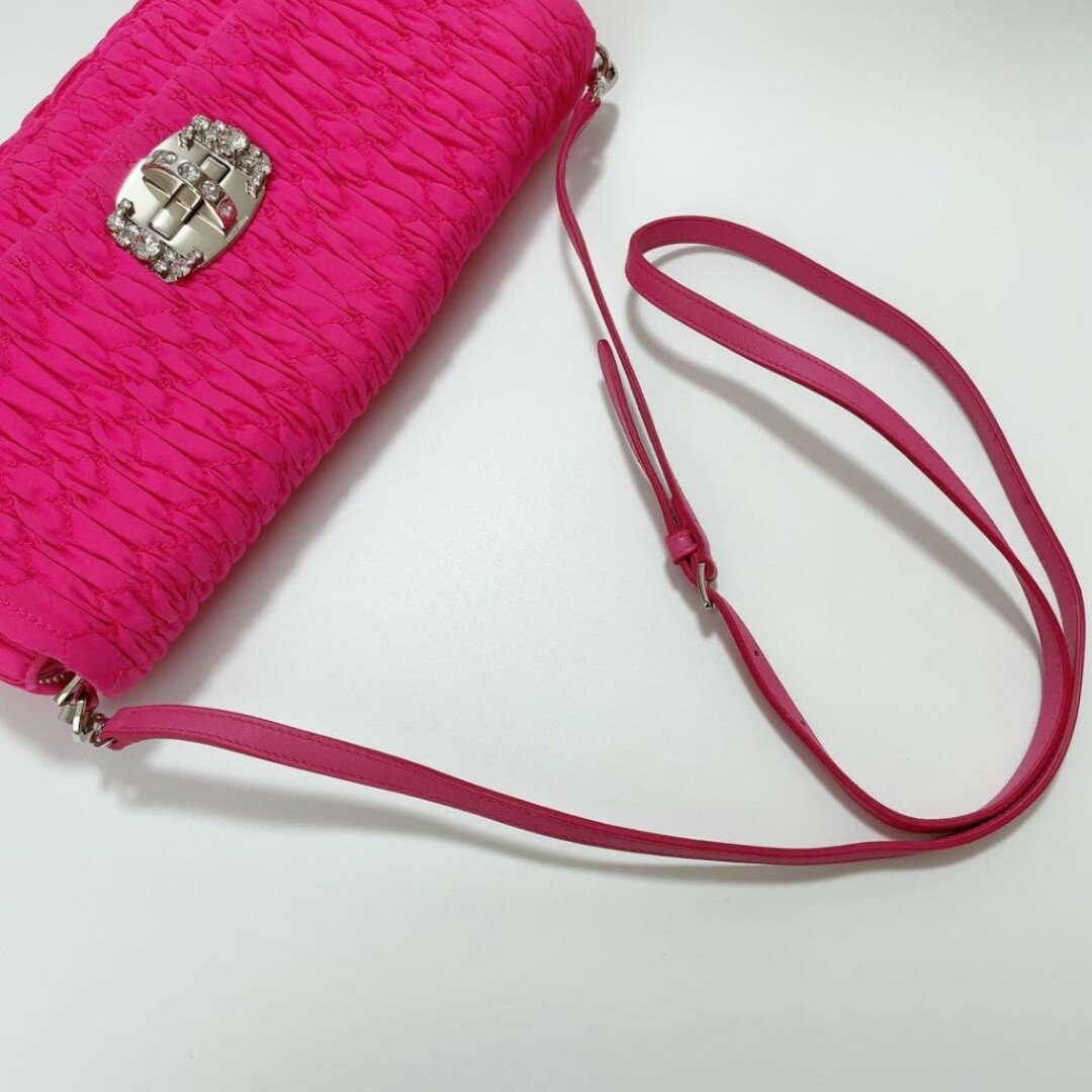 《美品》miumiu ショルダーバッグ ナッパクリスタル マトラッセ ピンク