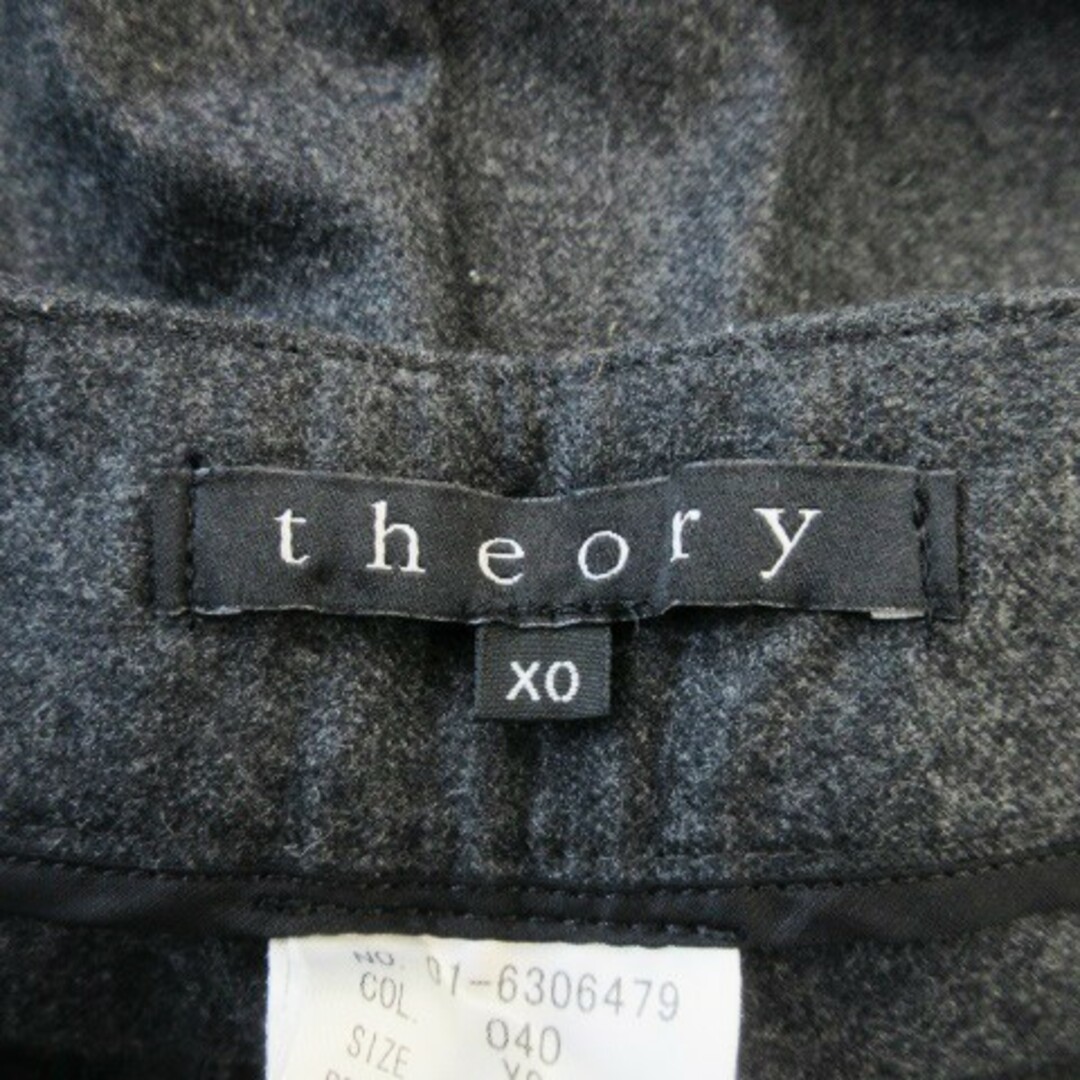 theory(セオリー)のセオリー パンツ スラックス ハーフ ショート ウール ベルト  X0 グレー レディースのパンツ(ショートパンツ)の商品写真