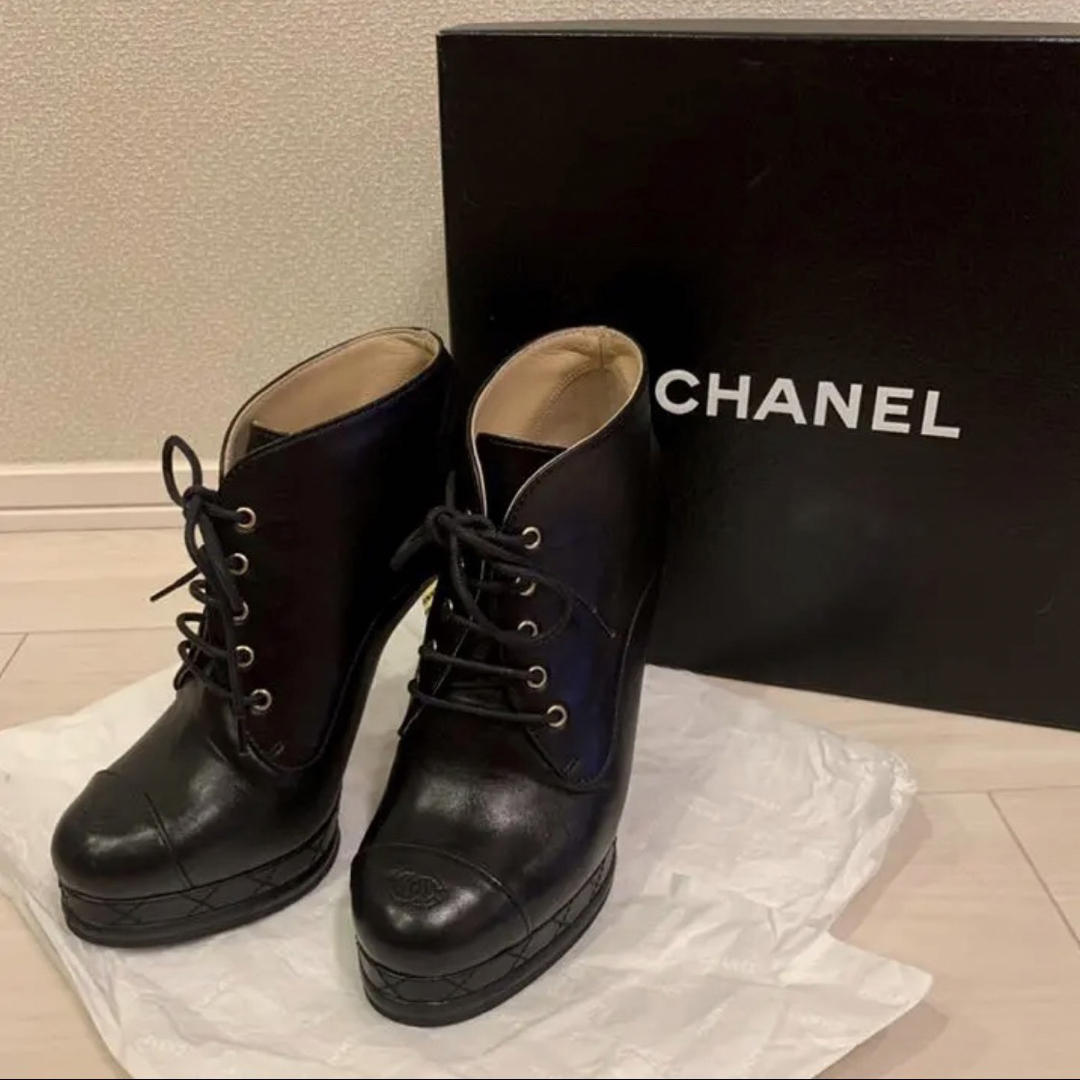 CHANEL(シャネル)のCHANEL シャネル　レースアップブーツ レディースの靴/シューズ(ブーティ)の商品写真