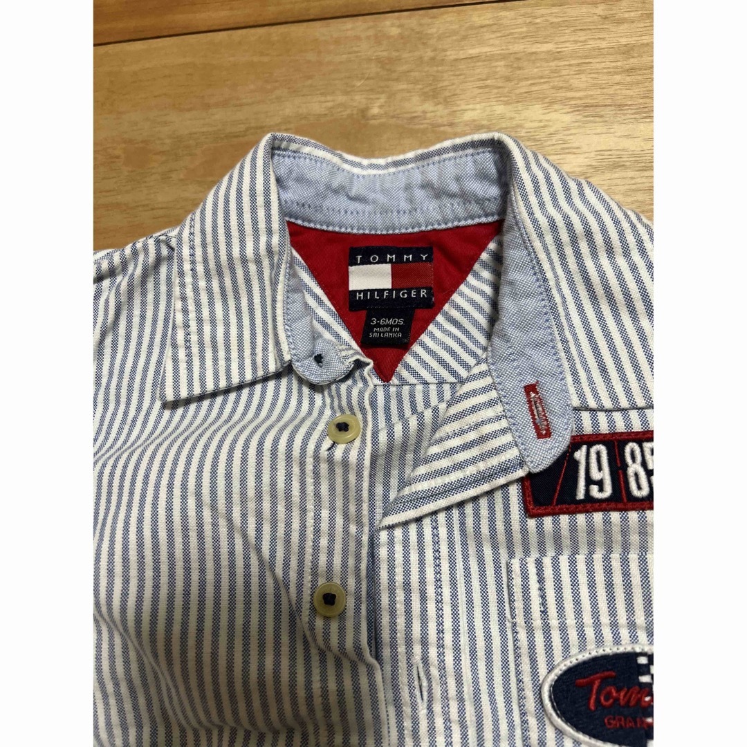 TOMMY HILFIGER(トミーヒルフィガー)のトミー　シャツ キッズ/ベビー/マタニティのベビー服(~85cm)(シャツ/カットソー)の商品写真