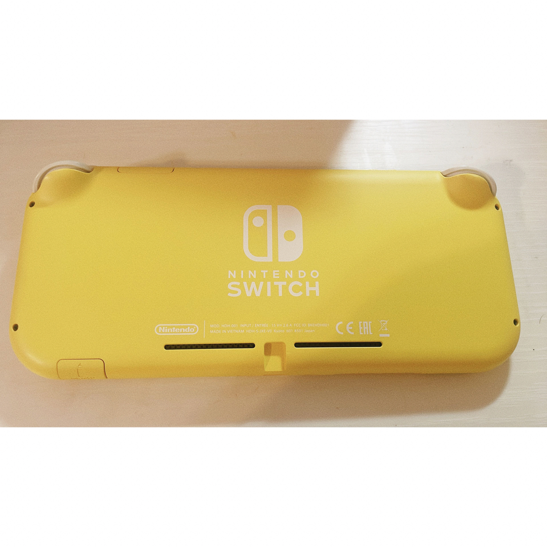 Nintendo Switch(ニンテンドースイッチ)の⭐︎美品 Nintendo Switch Lite イエロー  エンタメ/ホビーのゲームソフト/ゲーム機本体(家庭用ゲーム機本体)の商品写真