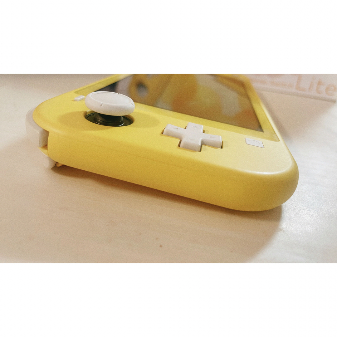 Nintendo Switch(ニンテンドースイッチ)の⭐︎美品 Nintendo Switch Lite イエロー  エンタメ/ホビーのゲームソフト/ゲーム機本体(家庭用ゲーム機本体)の商品写真