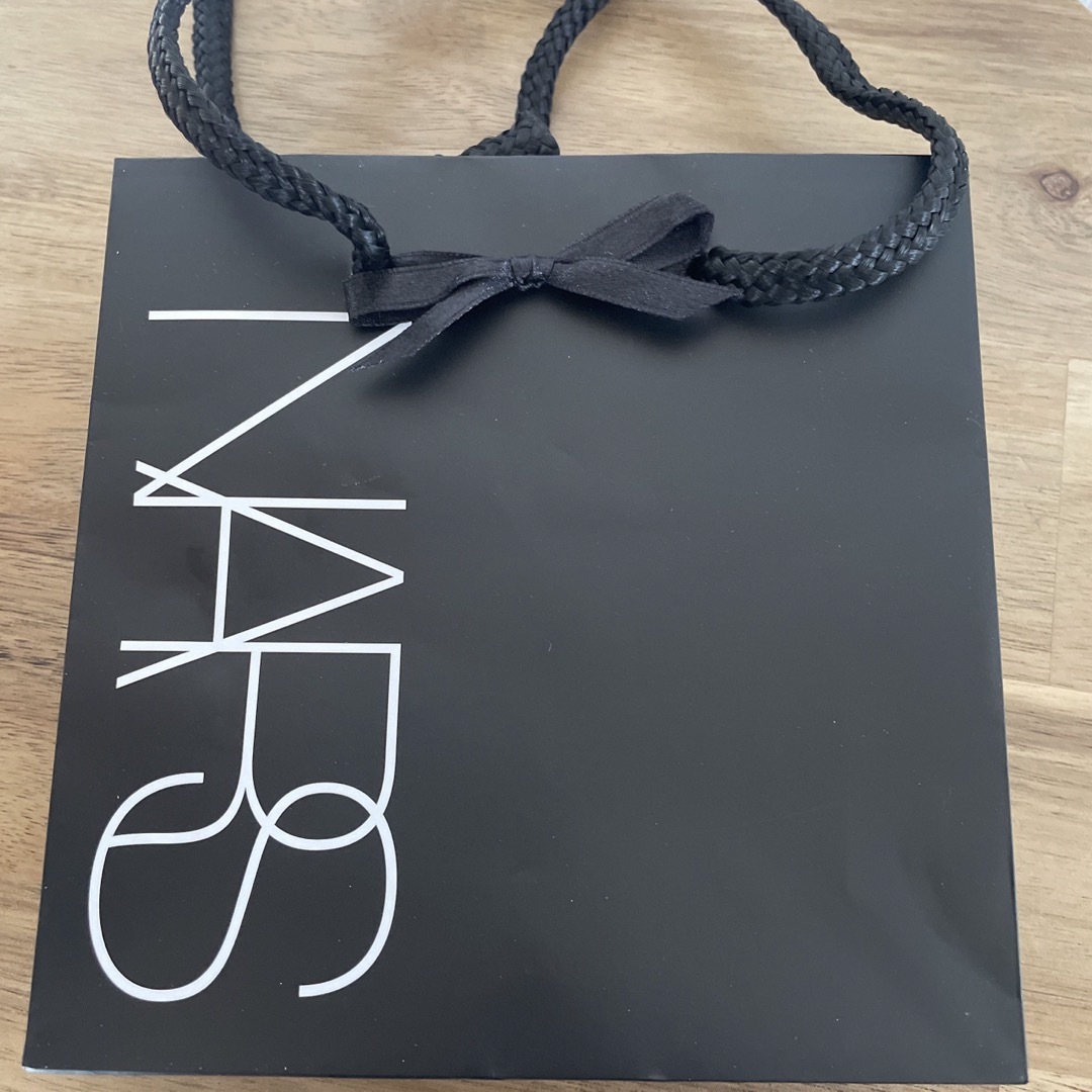 NARS(ナーズ)の新品・NARS ナーズ パウダー コスメ/美容のベースメイク/化粧品(フェイスパウダー)の商品写真