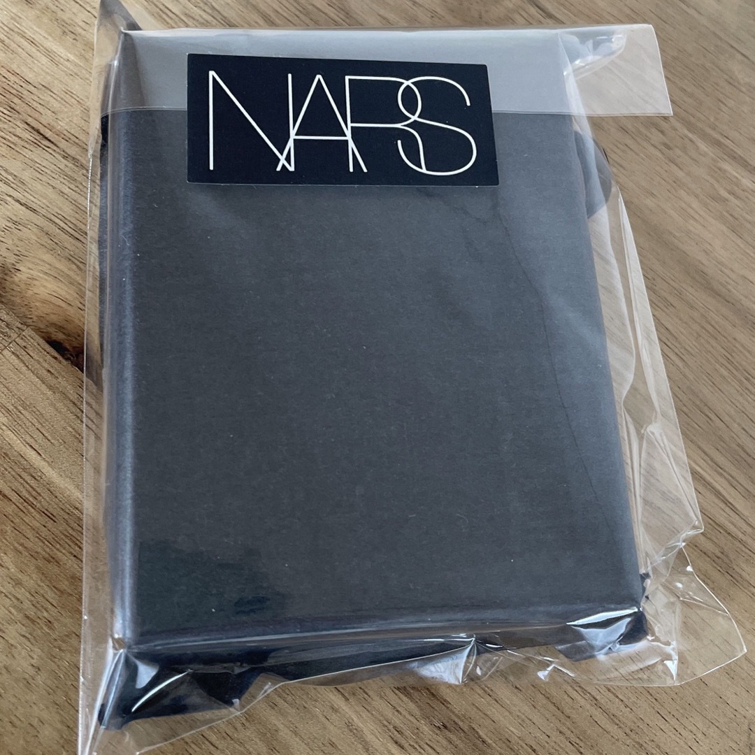 NARS(ナーズ)の新品・NARS ナーズ パウダー コスメ/美容のベースメイク/化粧品(フェイスパウダー)の商品写真