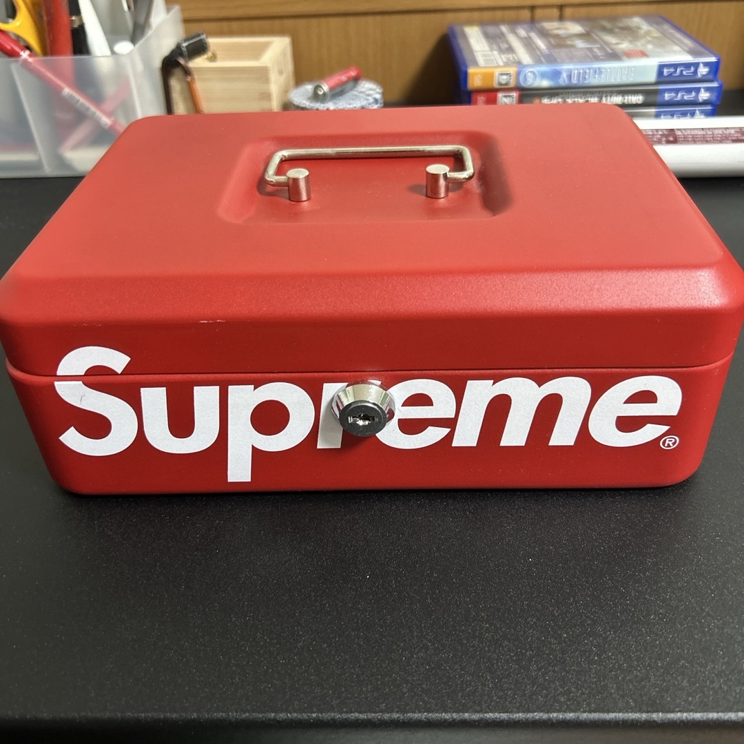 Supreme(シュプリーム)のシュプリーム　ロックボックス インテリア/住まい/日用品のインテリア小物(小物入れ)の商品写真