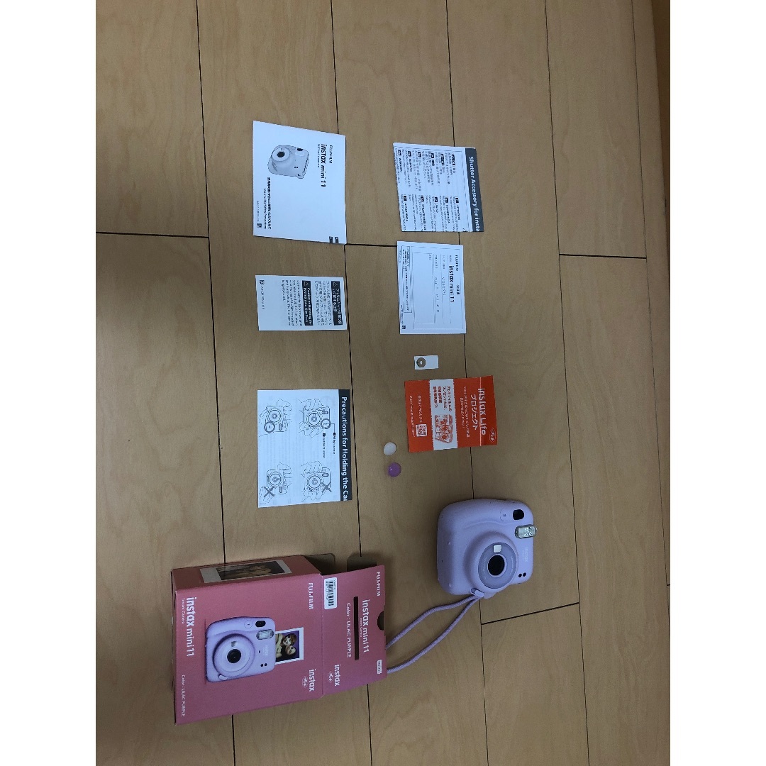 カメラ【未使用】instax mini11(インスタントフィルム付)