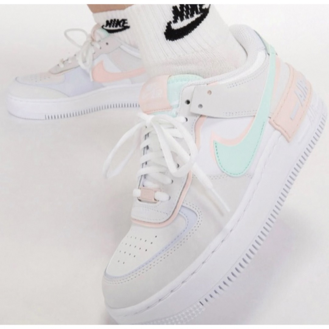 NIKE(ナイキ)のNIKE AIR FORCE1 SHADOWナイキエアフォース23cm レディースの靴/シューズ(スニーカー)の商品写真