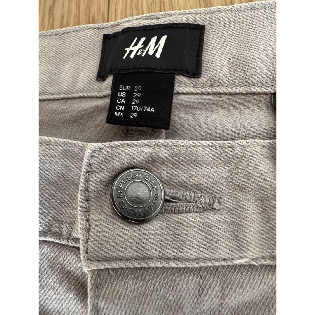 H&M(エイチアンドエム)のH&M SKINNY FIT エイチ・アンド・エム  スキニーフィット 29 メンズのパンツ(デニム/ジーンズ)の商品写真