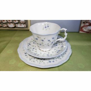 ロイヤルアルバート(ROYAL ALBERT)のキャロライン　カップ＆ソーサー＆プレート　トリオ①(食器)