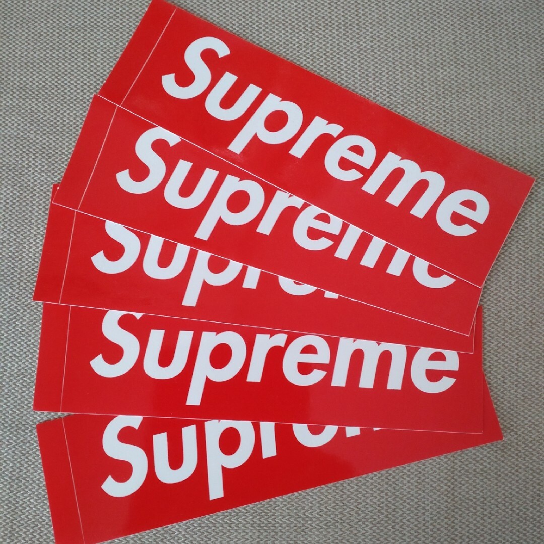 Supreme(シュプリーム)のSupreme box logo ステッカー10枚 エンタメ/ホビーのコレクション(ノベルティグッズ)の商品写真