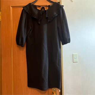 ザラ(ZARA)のzara ザラ　ビッグ衿　ブラック　ワンピース　フリル　バックリボン　S(ひざ丈ワンピース)