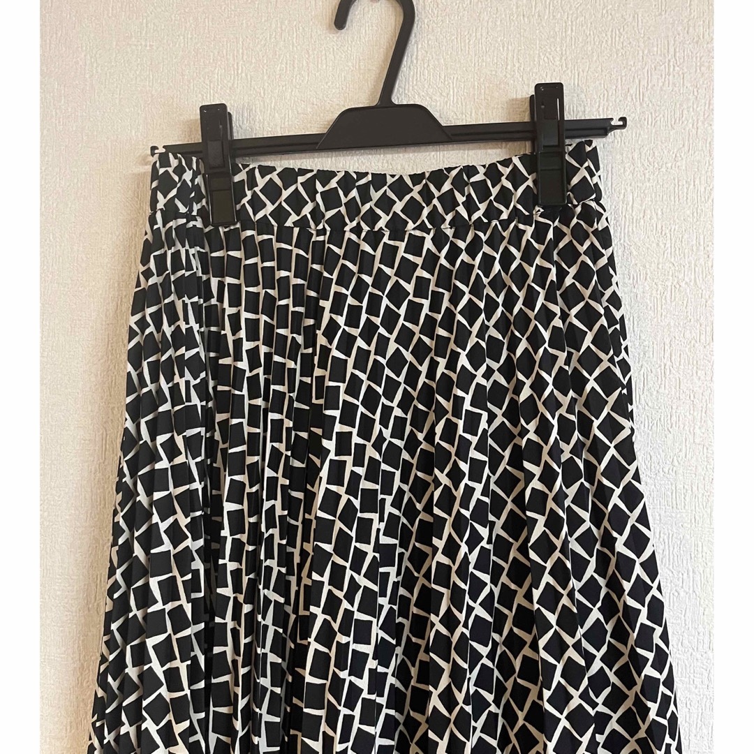 tiara(ティアラ)の♡ TIARA ♡ ティアラ　プリーツスカート　ブラック レディースのスカート(ロングスカート)の商品写真
