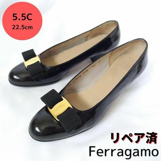 サルヴァトーレフェラガモ(Salvatore Ferragamo)のサルヴァトーレ・フェラガモ【Ferragamo】ヴァラ エナメル パンプス 黒(ハイヒール/パンプス)