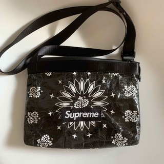シュプリーム(Supreme)のSupreme Bandana Tarp Side Bag "Black"(ショルダーバッグ)