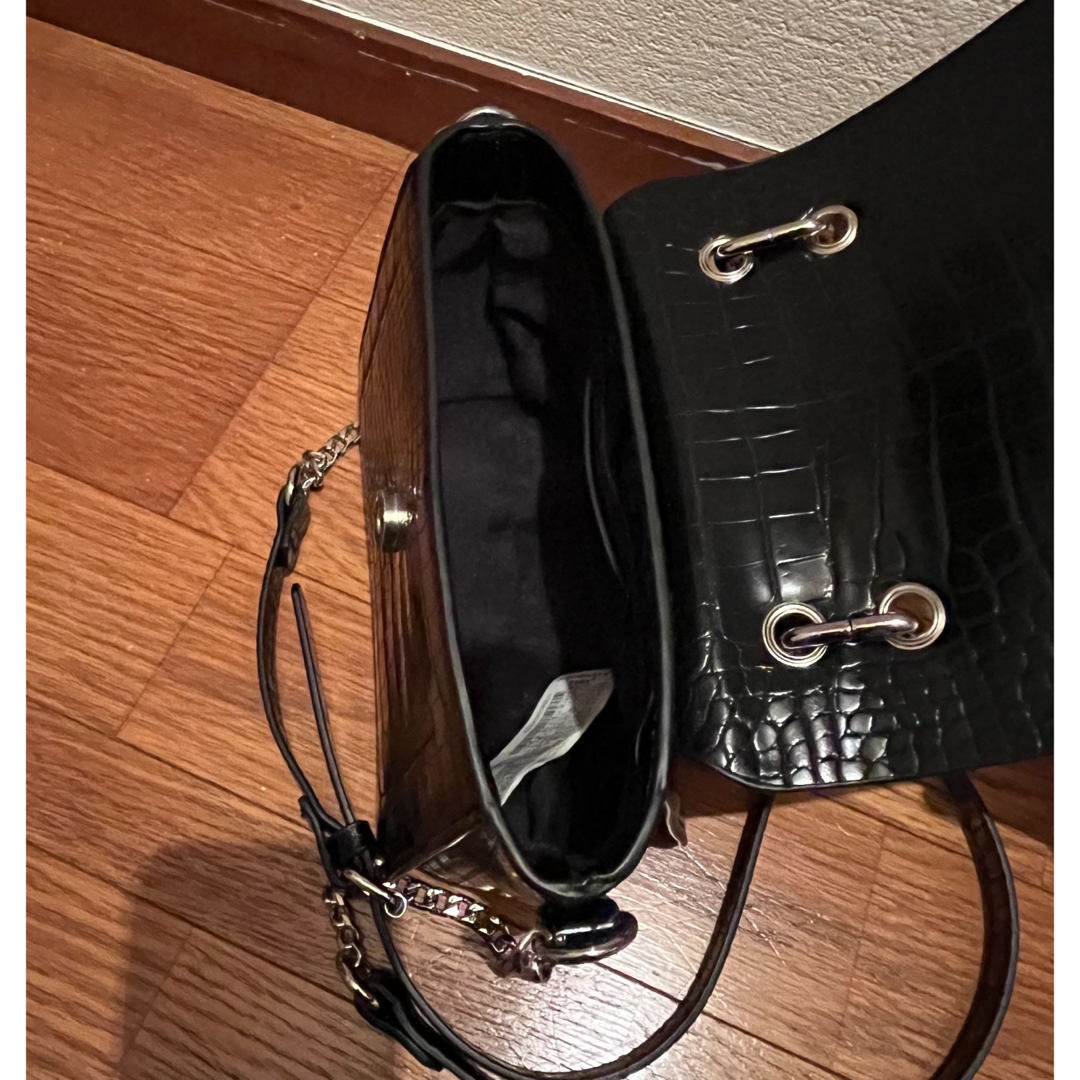 ZARA(ザラ)の【最終値下げ】zara ショレダーバッグ　ワニ革 レディースのバッグ(ショルダーバッグ)の商品写真