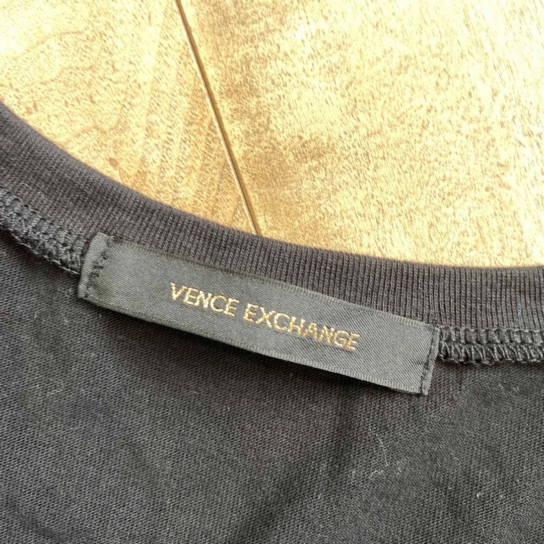 VENCE EXCHANGE(ヴァンスエクスチェンジ)のヴァンス　ファーポケット　ブラック　M レディースのトップス(Tシャツ(半袖/袖なし))の商品写真