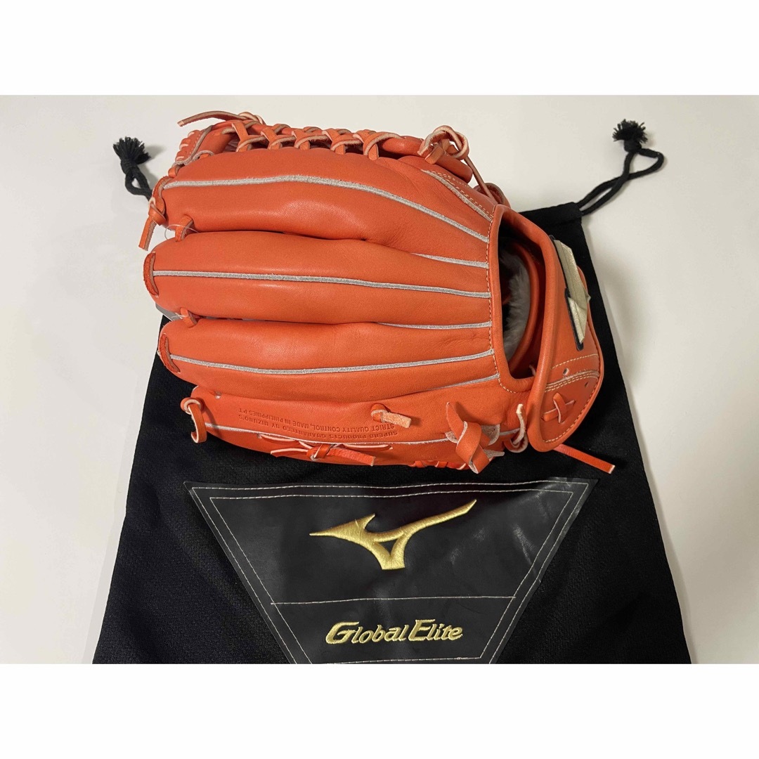 MIZUNO(ミズノ)の⭐️新品 ミズノ⭐️ グローバルエリート 一般軟式 グローブ U2 外野 投手用 スポーツ/アウトドアの野球(グローブ)の商品写真