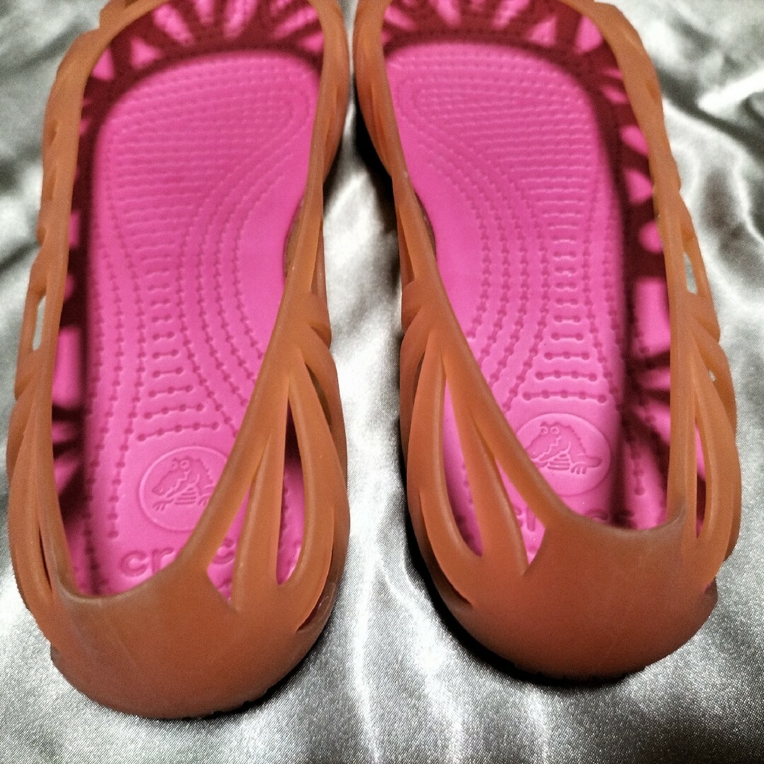 crocs(クロックス)のクロックス レディースの靴/シューズ(サンダル)の商品写真