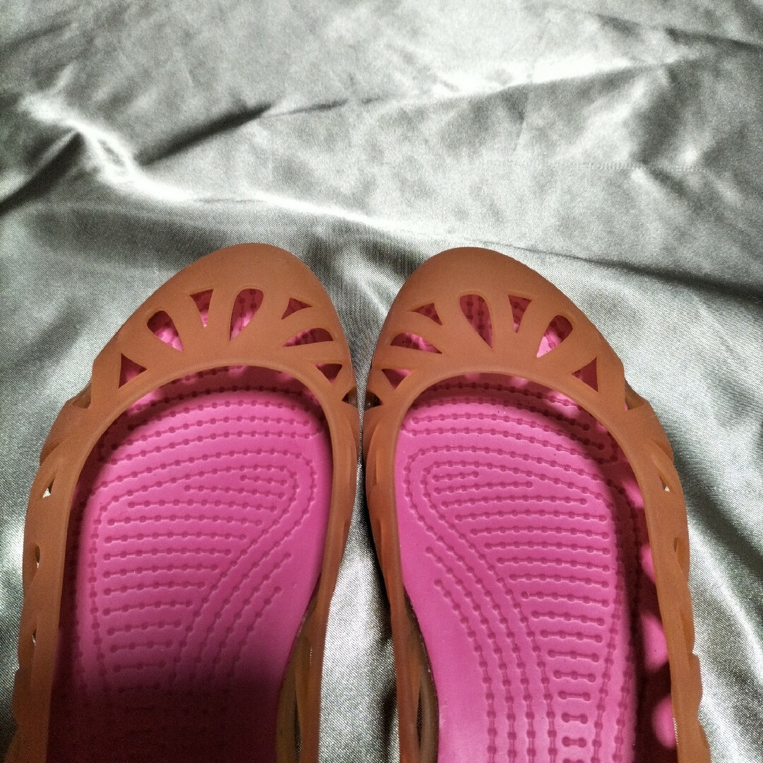 crocs(クロックス)のクロックス レディースの靴/シューズ(サンダル)の商品写真