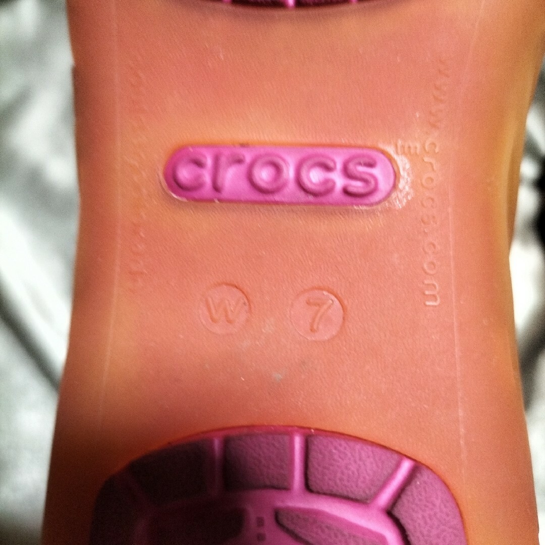 crocs(クロックス)のクロックス レディースの靴/シューズ(サンダル)の商品写真