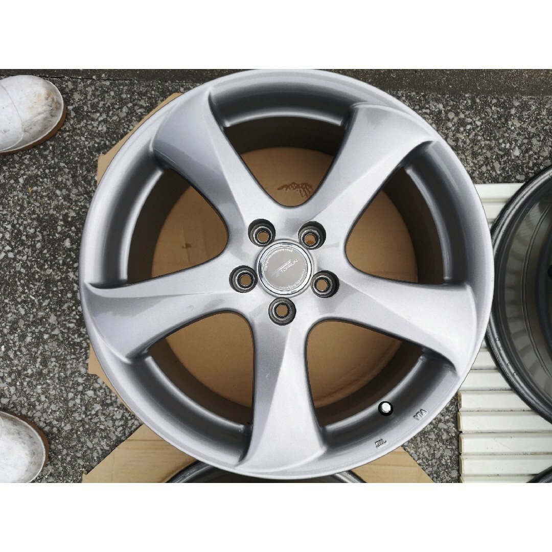 1　ブリヂストン　トップラン　17×7J　インセット+53　5穴×100