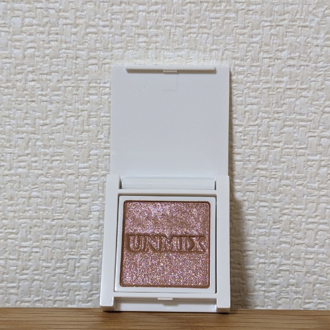 UNMIX アイリッドニュアンス 04 ピンクサンド コスメ/美容のベースメイク/化粧品(アイシャドウ)の商品写真