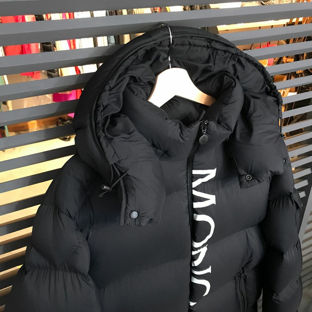 MONCLER(モンクレール)の良品 モンクレール MAURES マウレス 5 2XL ダウンジャケット 黒 メンズのジャケット/アウター(ダウンジャケット)の商品写真