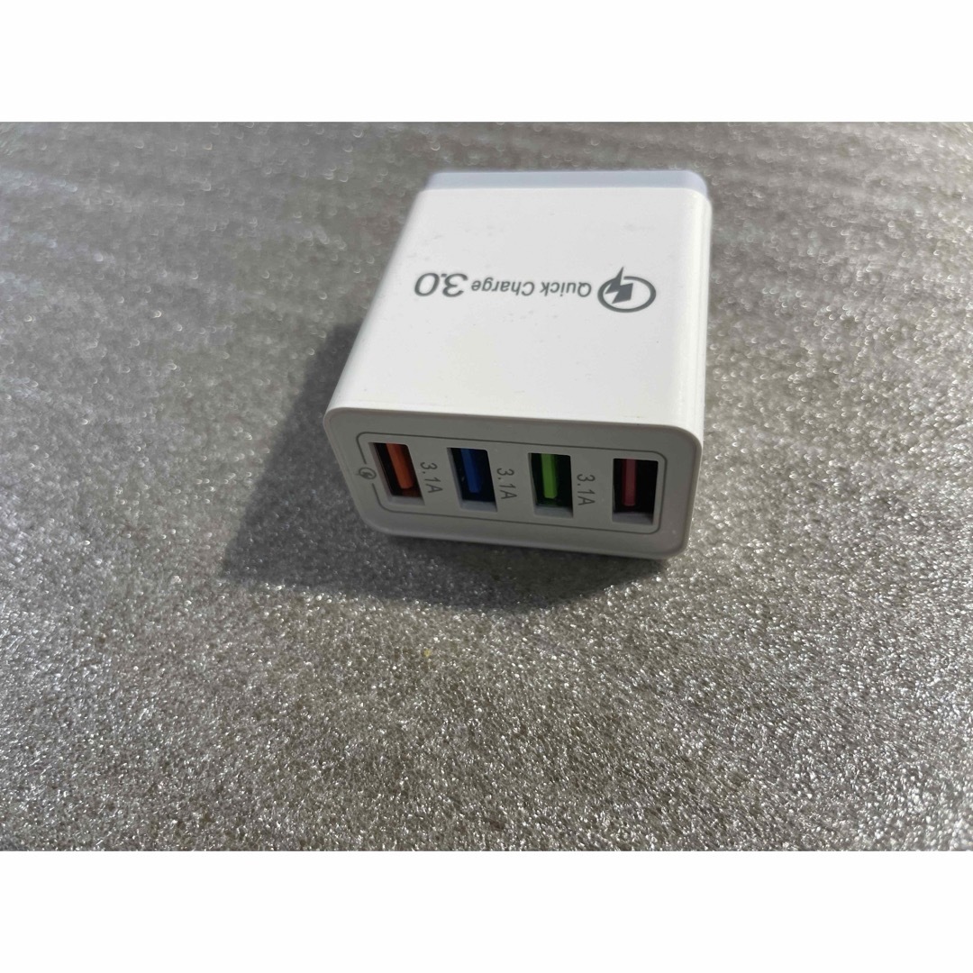 USBアダプター 急速充電 スマホ/家電/カメラのスマートフォン/携帯電話(バッテリー/充電器)の商品写真