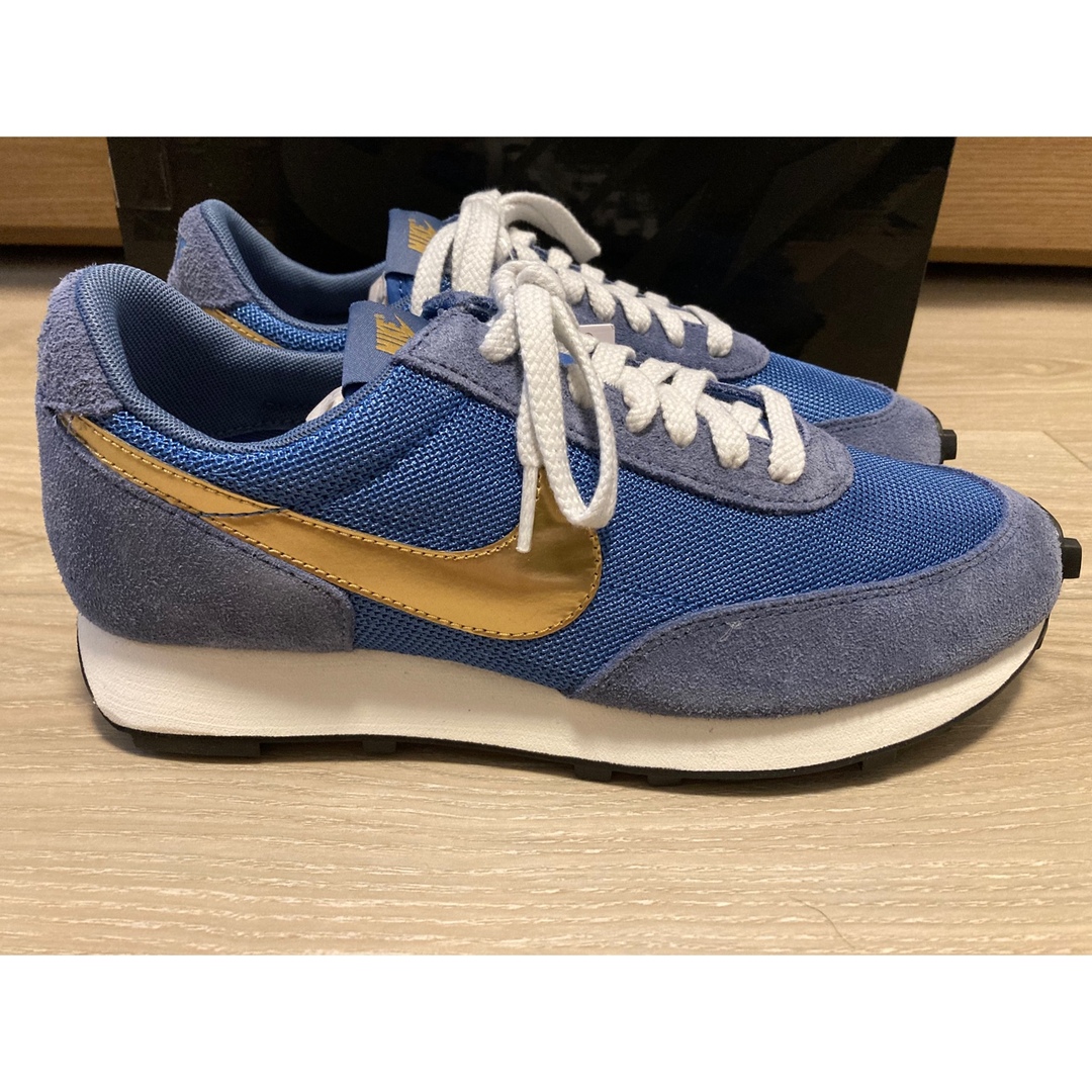 NIKE(ナイキ)の【新品未使用】ナイキ　デイブレイクSP メタリックゴールド メンズの靴/シューズ(スニーカー)の商品写真