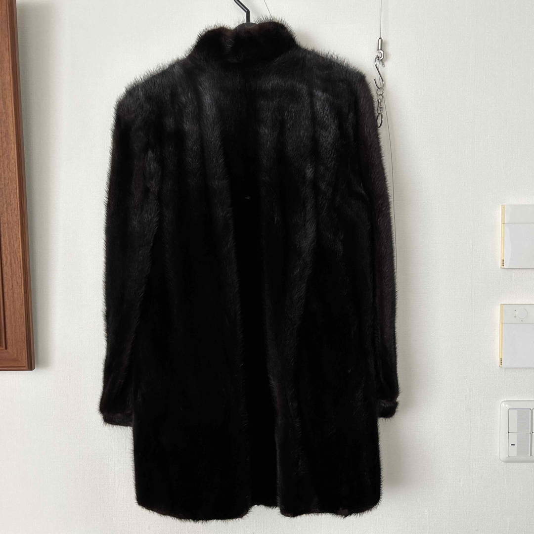 ミンクコート　ダークブラウン　肩パットなし レディースのジャケット/アウター(毛皮/ファーコート)の商品写真