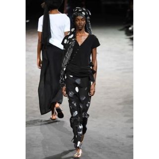 Yohji Yamamoto(ストール)のフリマアイテム一覧 Yohji Yamamoto(ストール)のフリマアイテム一覧