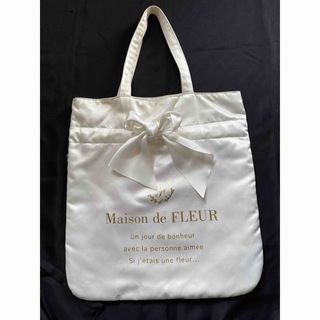 メゾンドフルール(Maison de FLEUR)のMaison de FLEUR リボントートバッグ ホワイト 白 量産型 ライブ(トートバッグ)