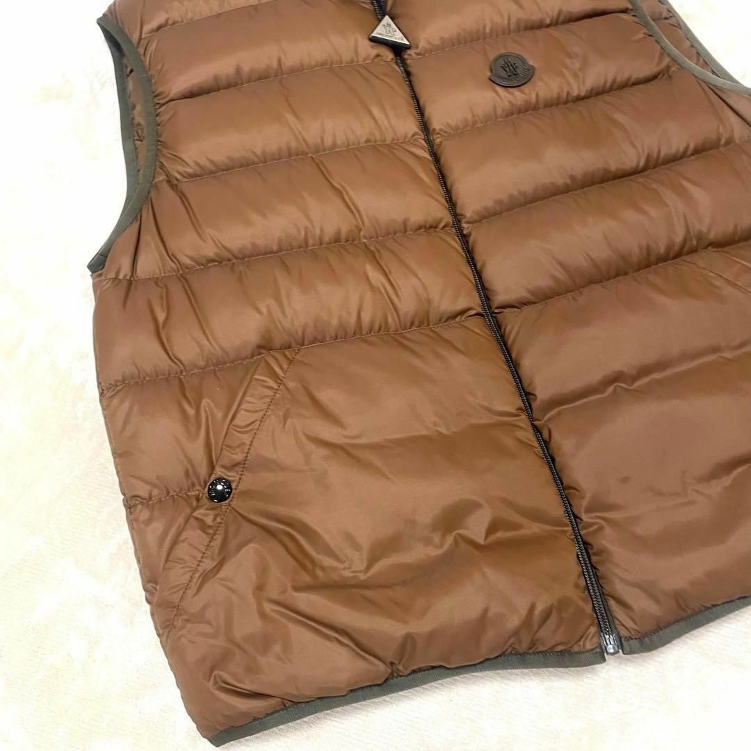 新品☆MONCLER モンクレール　ダウンベスト　ブラウン　4 XL 正規品