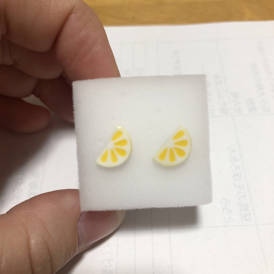 【2個で300円引き】レモンピアス🍋 ハンドメイドのアクセサリー(ピアス)の商品写真