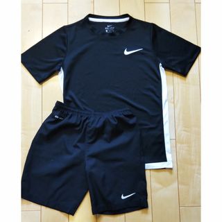 ナイキ(NIKE)の2～3度着用　NIKEサッカーウェア　上：L155cm　下：M145cm(ウェア)