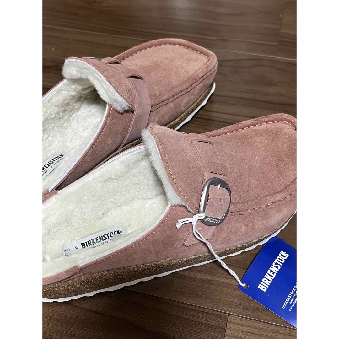 BIRKENSTOCK(ビルケンシュトック)の新品★ ビルケンシュトック　BUCKLEY SHEARLINGサンダル25㎝ レディースの靴/シューズ(サンダル)の商品写真