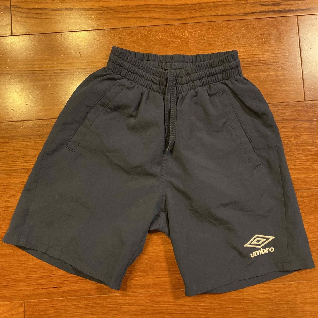 UMBRO(アンブロ)のアンブロ　サッカー　練習着　130cm スポーツ/アウトドアのサッカー/フットサル(ウェア)の商品写真