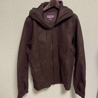 パタゴニア(patagonia)の未使用　patagonia メンズ　パーカー　ブラック(パーカー)