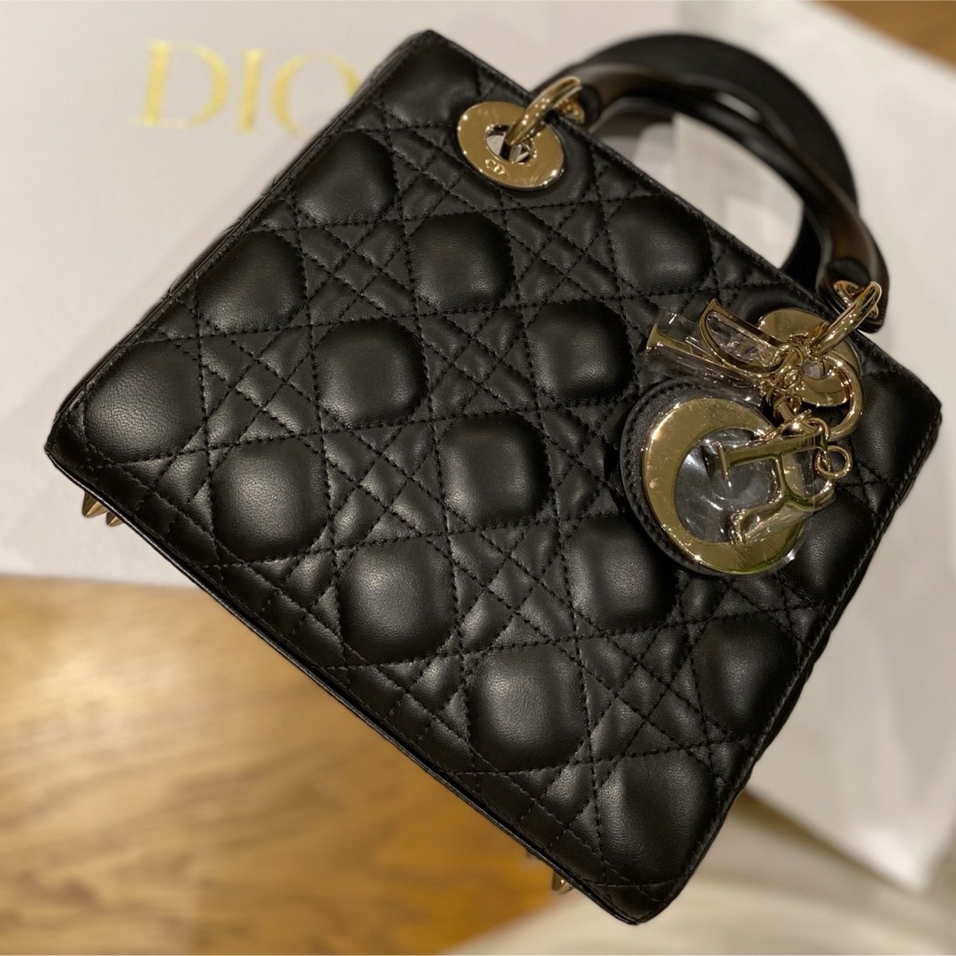 Dior(ディオール)の【新品】クリスチャンディオール レディディオール スモール ラムスキン ブラック レディースのバッグ(ショルダーバッグ)の商品写真