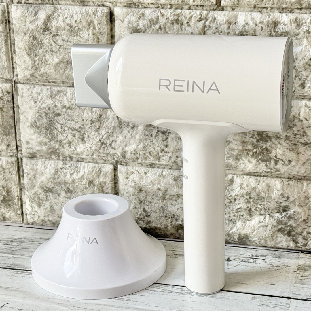 REINA 遠赤外線コードレスドライヤー | フリマアプリ ラクマ