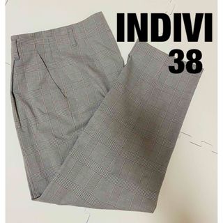 インディヴィ(INDIVI)の美品 インディヴィ タック ワイド パンツ 38(カジュアルパンツ)