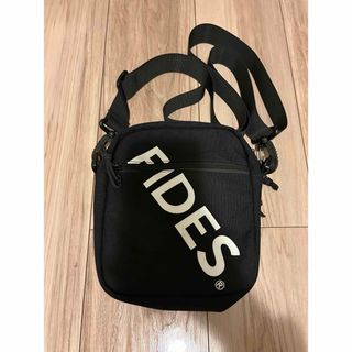 ファイデス(Fides)のfides ショルダーバック(ショルダーバッグ)